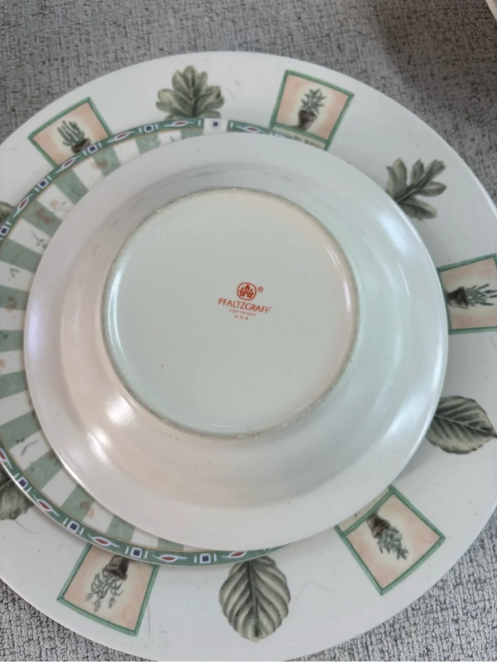 Pfaltzgraff Cream cereal-soup Bowls with Green Striped Rim - Set